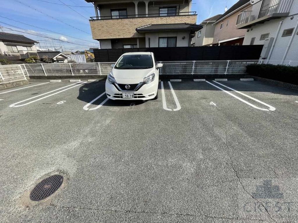 駐車場　現況有姿