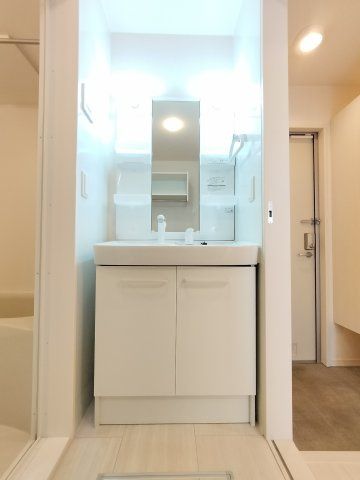 洗面設備　別のお部屋の写真です