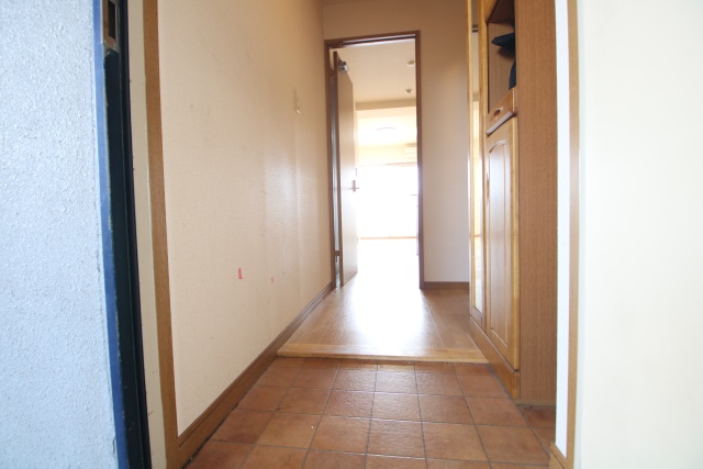 玄関　※別室の参考写真の為、現況優先です。