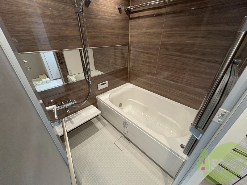 バス・シャワールーム　お風呂になります。一日の疲れを癒してくださいね。