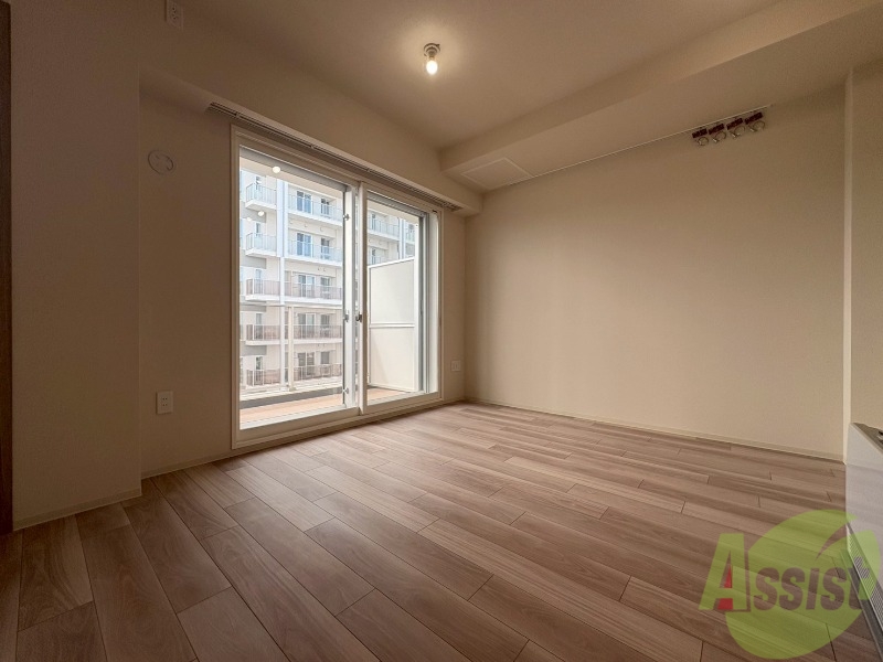 居室・リビング　広くてきれいなリビングです！快適に過ごせそうですね。