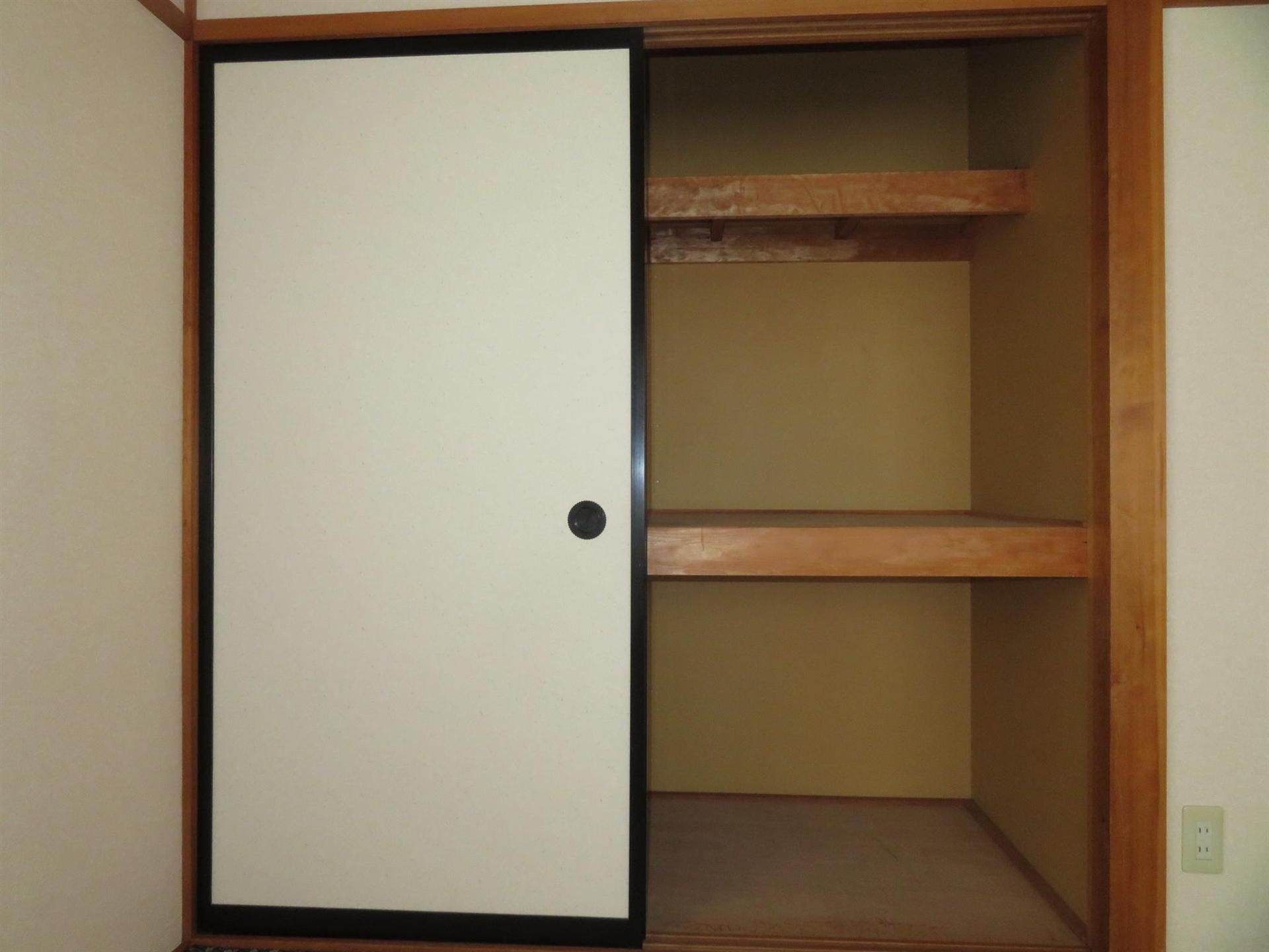 収納　和室には１間の押入れ。