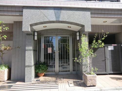 その他　エントランス外観　※前回募集時2012年11月撮影