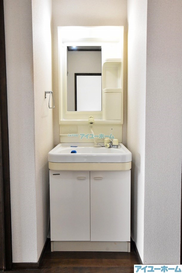 洗面設備　シャワー付き洗面台