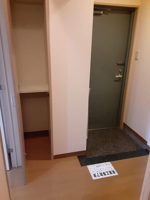 玄関　退去前