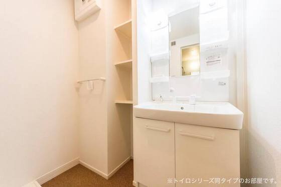 洗面設備　※参考　同シリーズの写真です