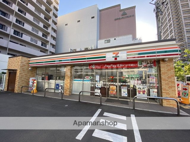 コンビニ　セブンイレブン（コンビニ）まで301m