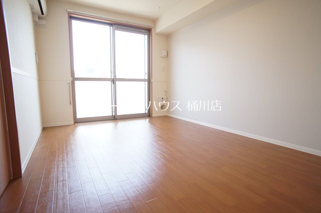 ジュジュ_内装_0