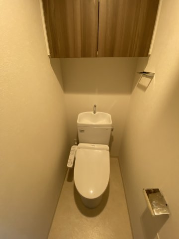 トイレ　プレサンス立売堀ベルヴィル　温水洗浄便座