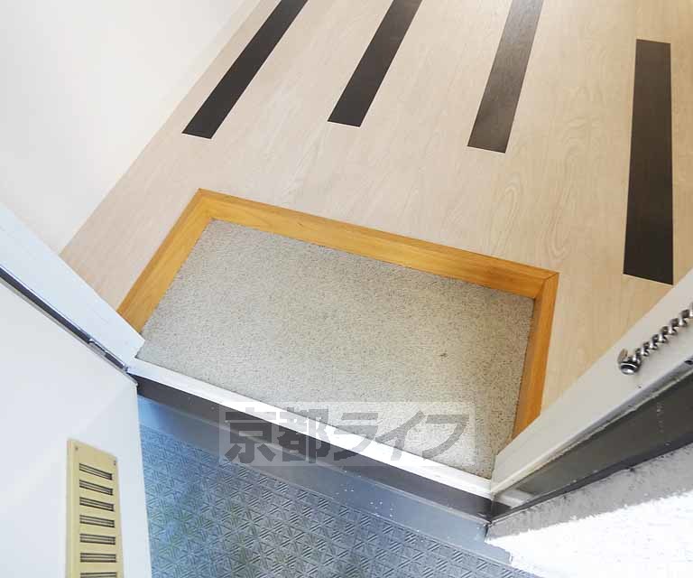 玄関　大きな段差がありません
