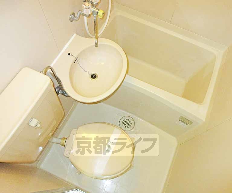 バス・シャワールーム　浴槽付いてます・