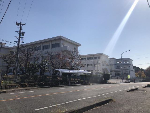 小学校　幸田町立幸田小学校（小学校）まで663m