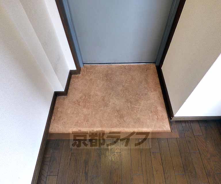 玄関　大きな段差がありません