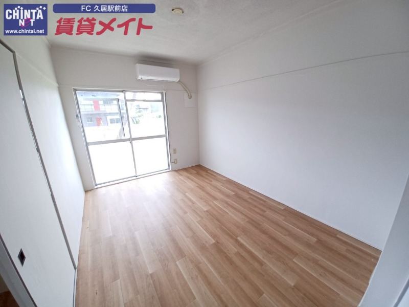 居室・リビング　※同物件別部屋のお写真です。