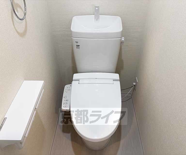 ＪＲ東海道本線 山科駅 徒歩10分 4階建 築1年のトイレ写真