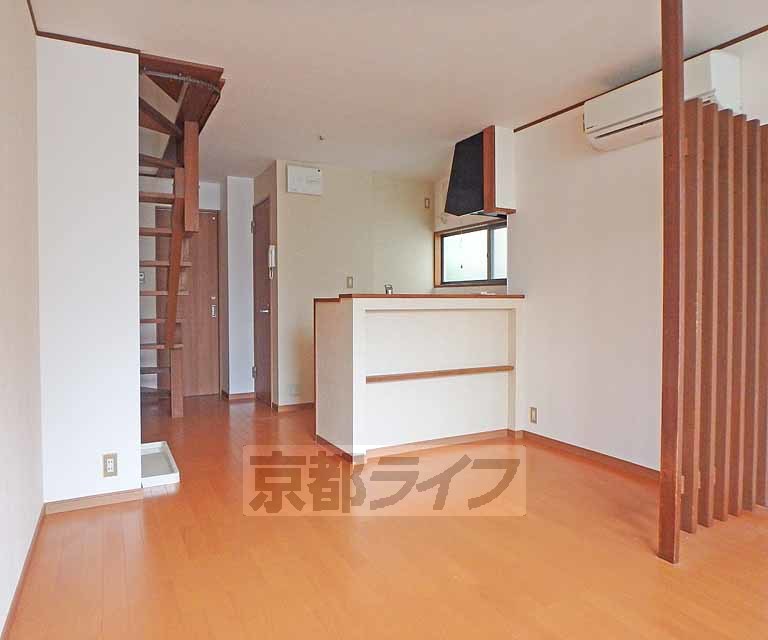 居室・リビング　明るいリビングです。