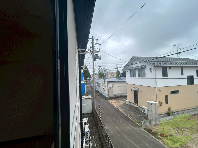 バルコニー　バルコニーはありませんが洗濯物を干すスペースはございます。