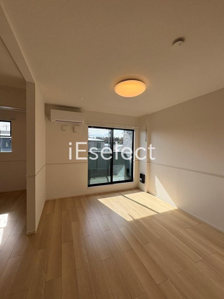 居室・リビング　広々開放的なリビングです♪