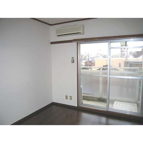 居室・リビング　エアコンついています！