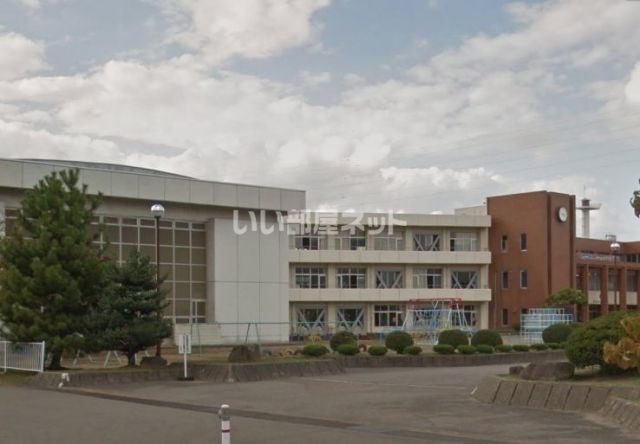 小学校　南砺市立福光中部小学校（小学校）まで1999m