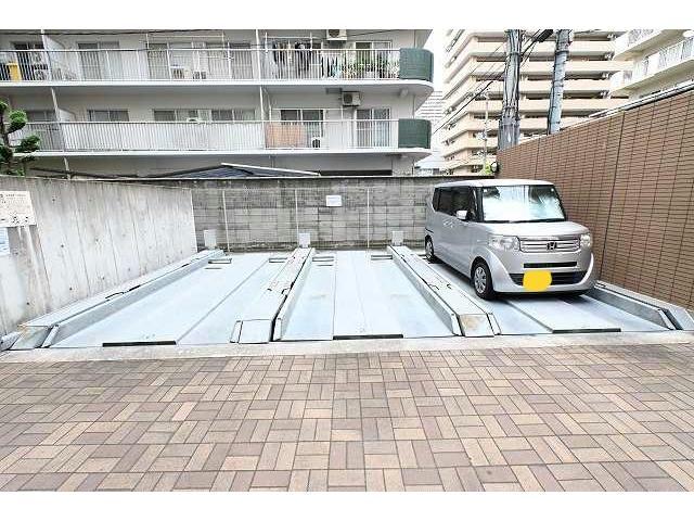 駐車場　駐車場