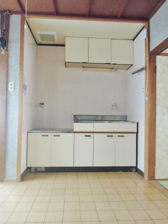 キッチン　窓があり換気に良い☆