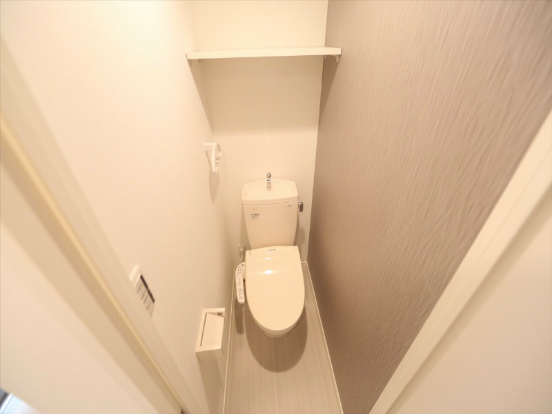 トイレ　温水洗浄暖房便座付トイレ