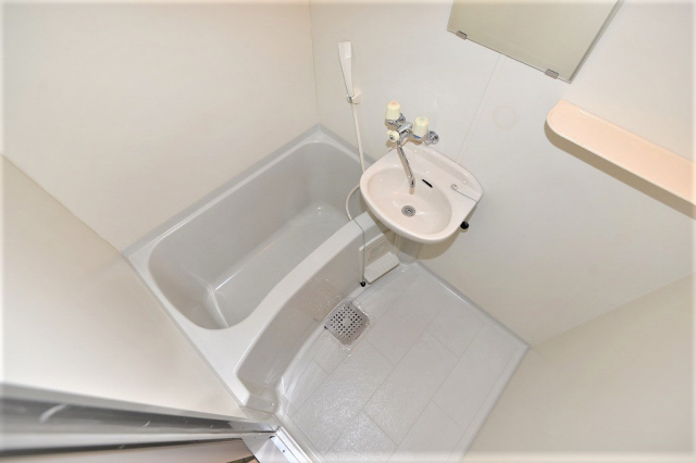 バス・シャワールーム　ゆったり過ごせるお風呂です