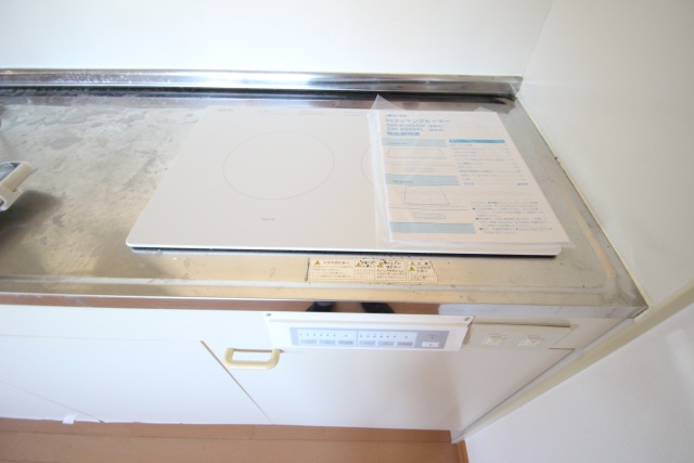 キッチン　※別号室参考写真の為現状優先となります