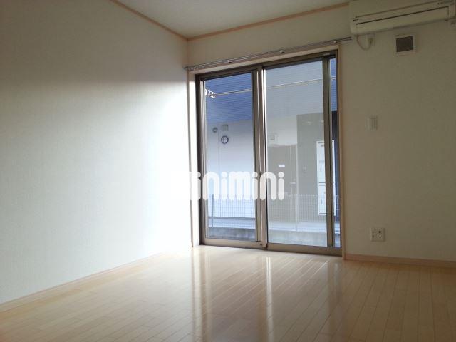 居室・リビング　洋室もきれいです