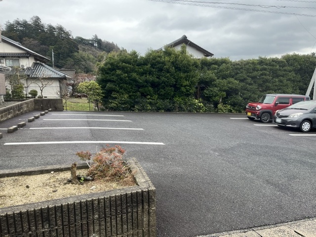 駐車場　駐車場
