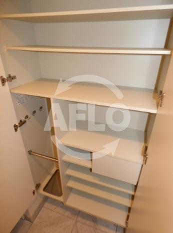 玄関　プレサンスロジェ心斎橋　シューズボックス