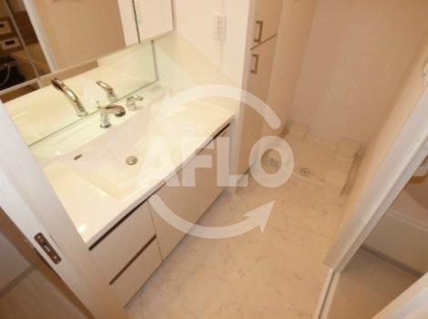 洗面設備　プレサンスロジェ心斎橋　独立洗面台