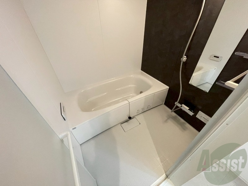 バス・シャワールーム　お風呂になります。一日の疲れを癒してくださいね。