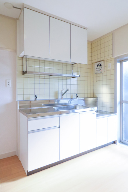 キッチン　コンパクトで使い勝手の良いキッチン