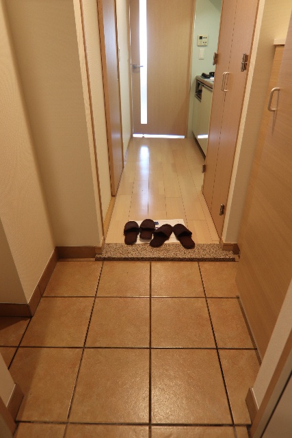 玄関　※別部屋の参考写真のため、現状優先です。