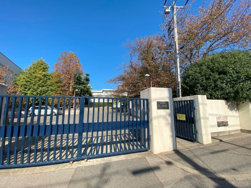 中学校　松戸市立第一中学校（中学校）まで469m