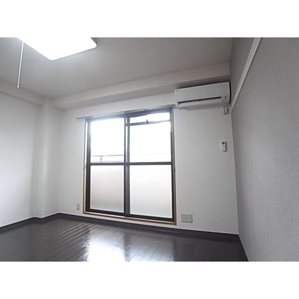 居室・リビング　写真は類似です。