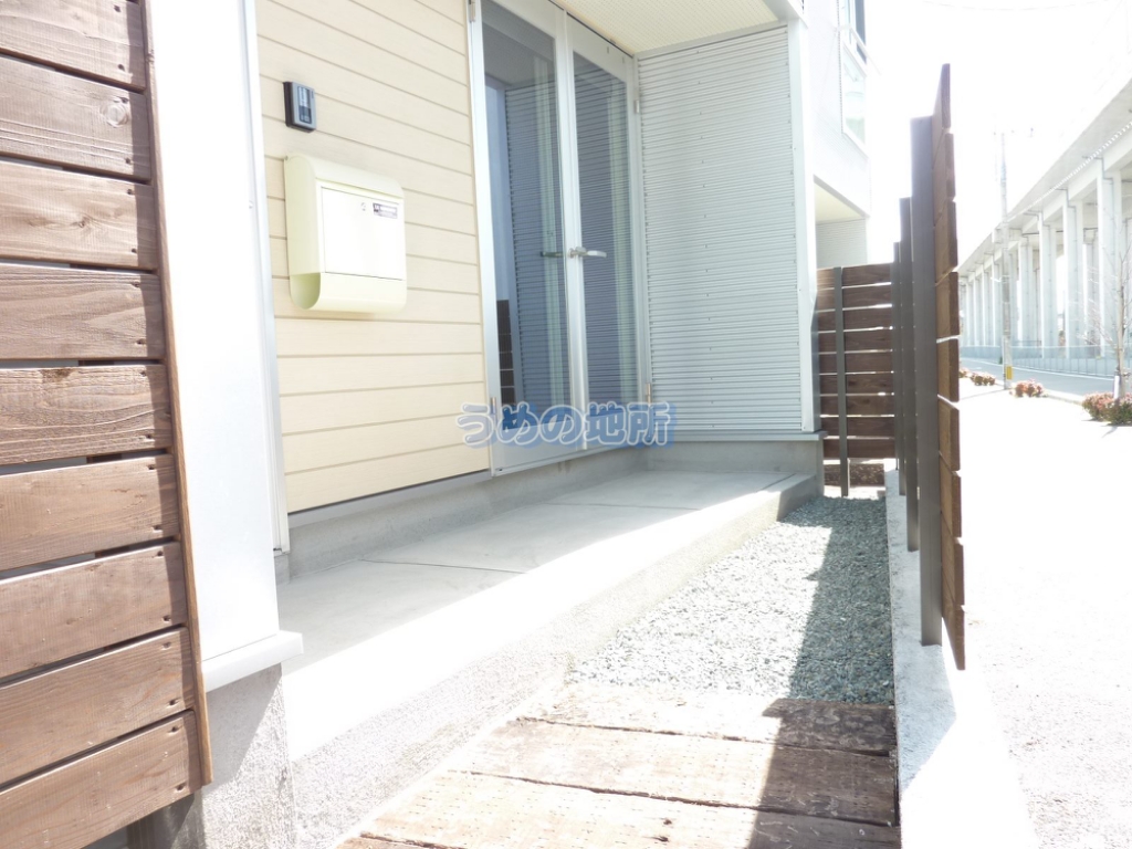 バルコニー　入口 ロゴ圧縮済