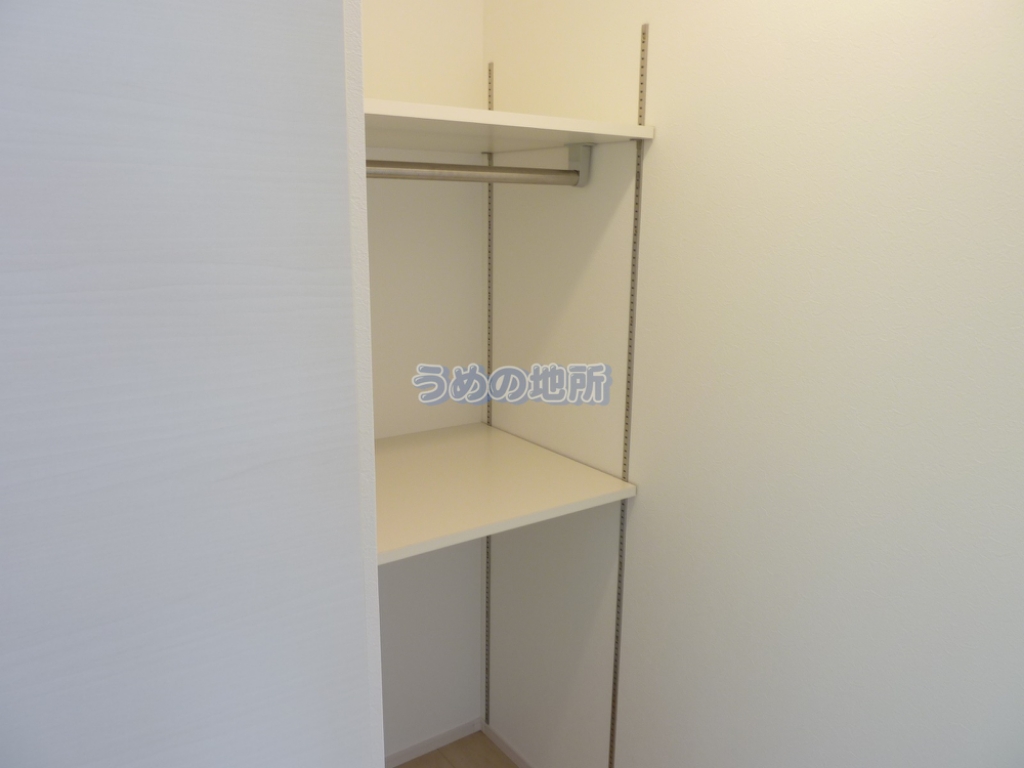 収納　クローゼット ロゴ圧縮済