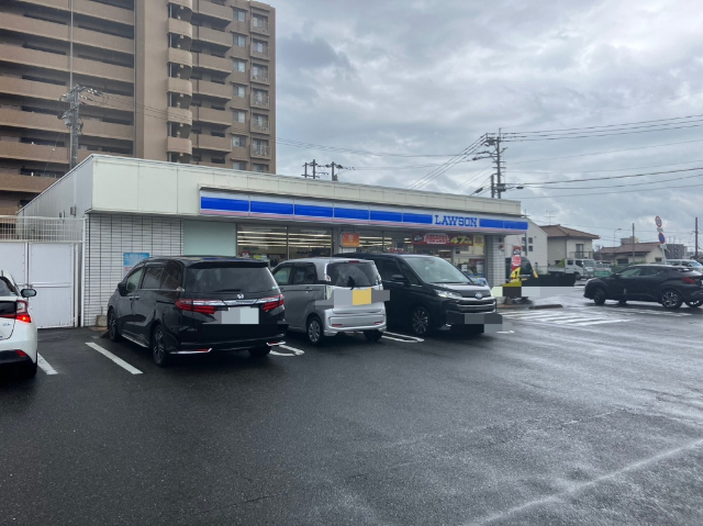 コンビニ　ローソン戸畑中原東３丁目店（コンビニ）まで464m