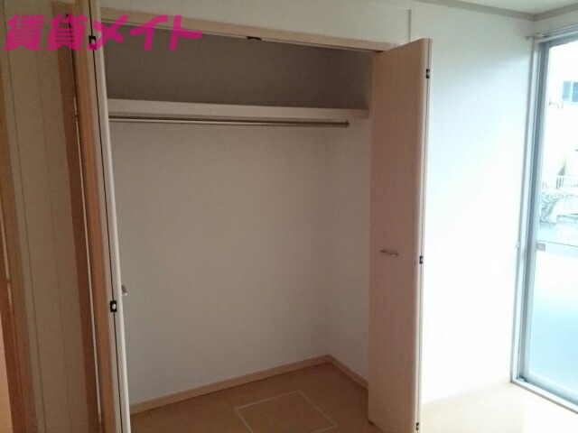 収納　同型参考写真