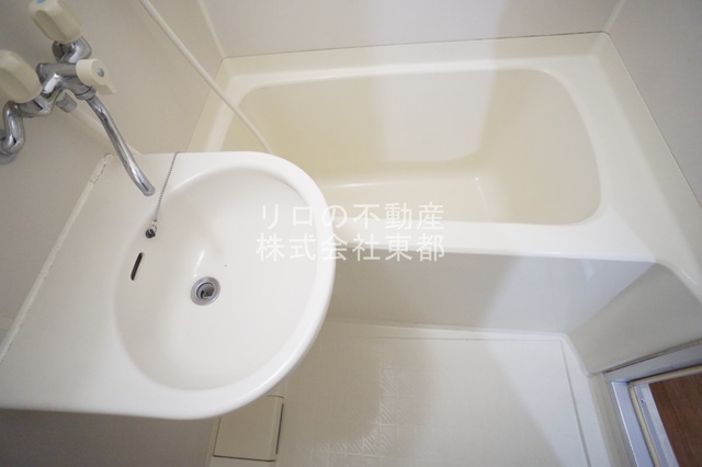 洗面設備　洗面ボウルと鏡もございます☆