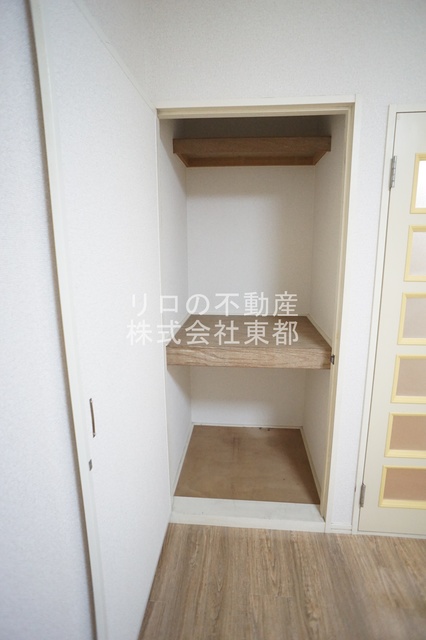 収納　収納ボックスを置いたり、工夫しながら衣類を収納できます♪