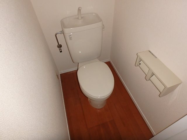 トイレ　清潔感のあるトイレです。（同建物別室の画像です。）