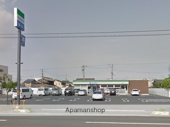 コンビニ　ファミリーマート（コンビニ）まで308m