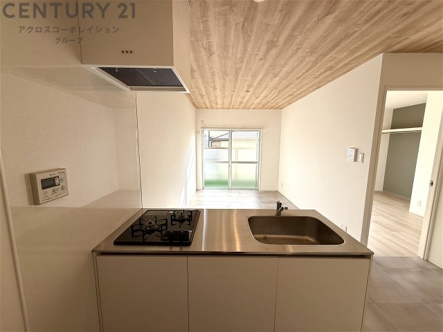 キッチン　カウンターキッチン・収納豊富なシステムキッチン2口ガスコンロ