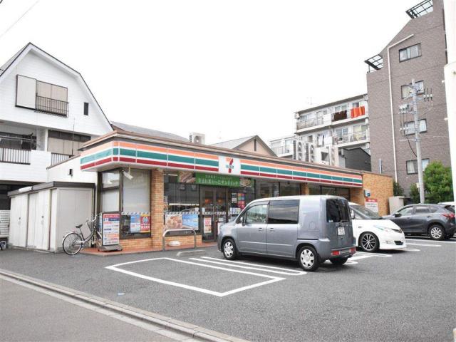 コンビニ　セブンイレブン（コンビニ）まで626m