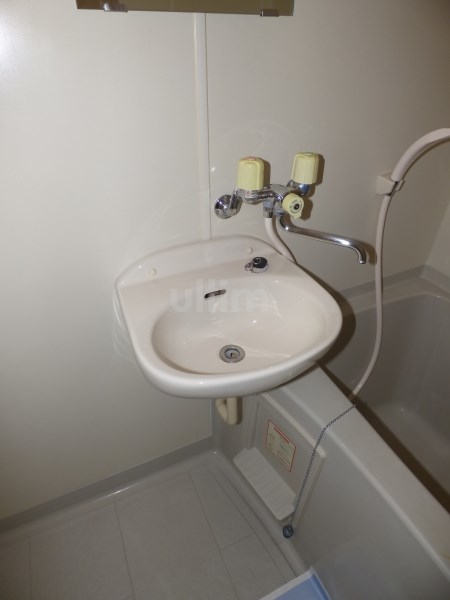 洗面設備　※別のお部屋のお写真です。御参考までに。