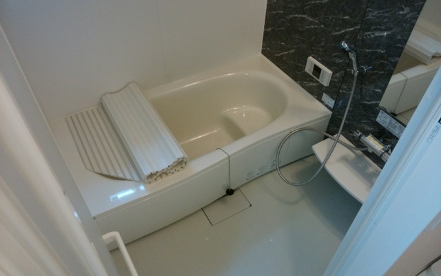 バス・シャワールーム　バス